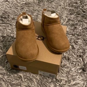 UGG Ultra mini. New in box, never worn! Girls size 5 = women’s size 7.